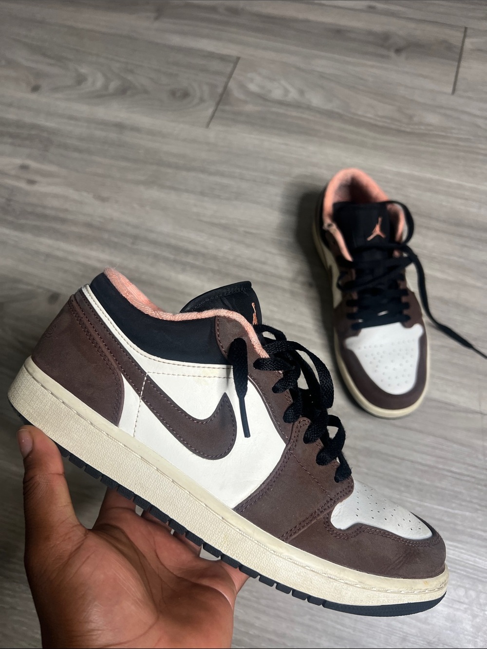 Jordan 1 Low Mocha Brown (9.5)